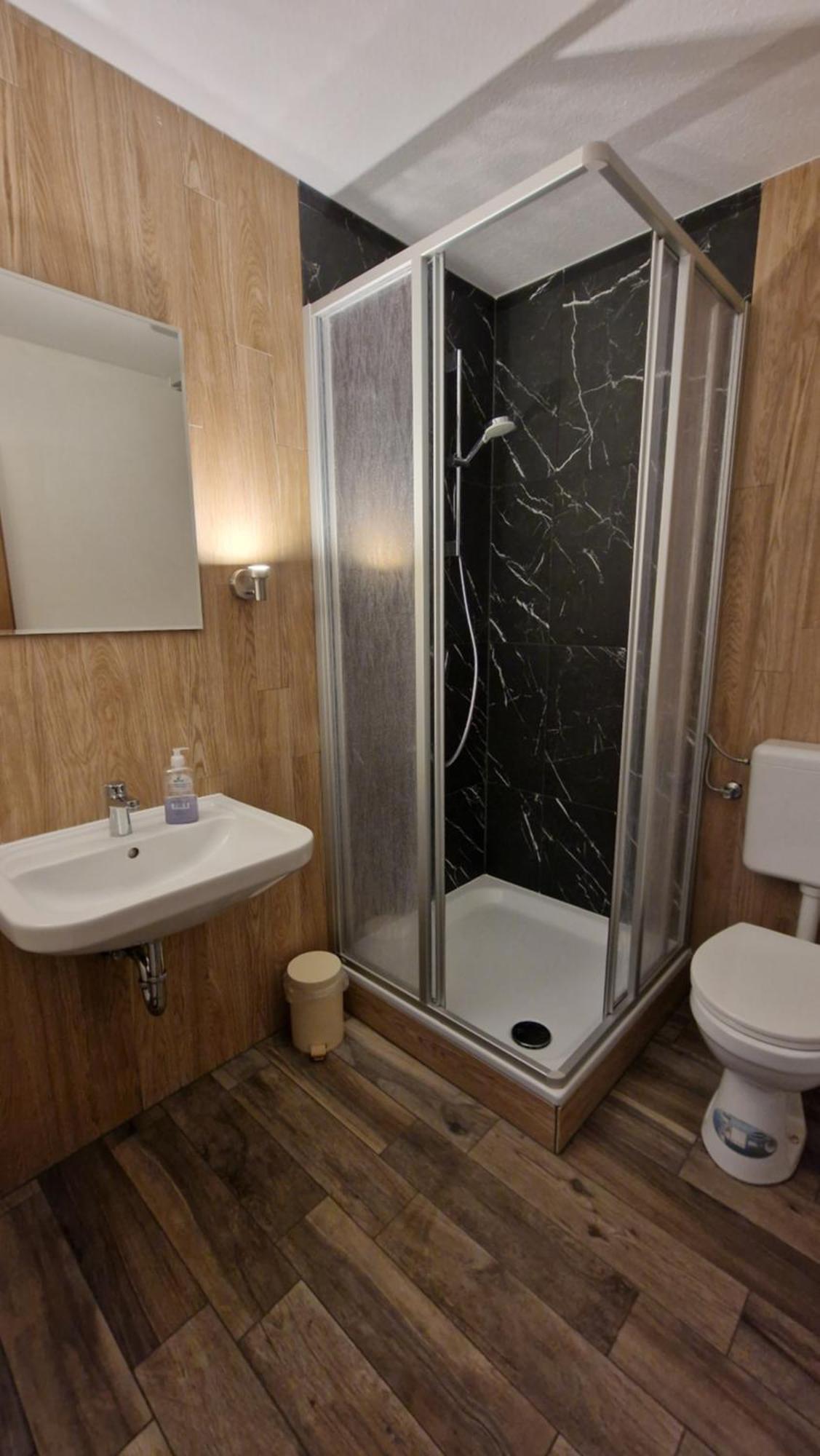 Hotel Tini Bad Fallingbostel Esterno foto