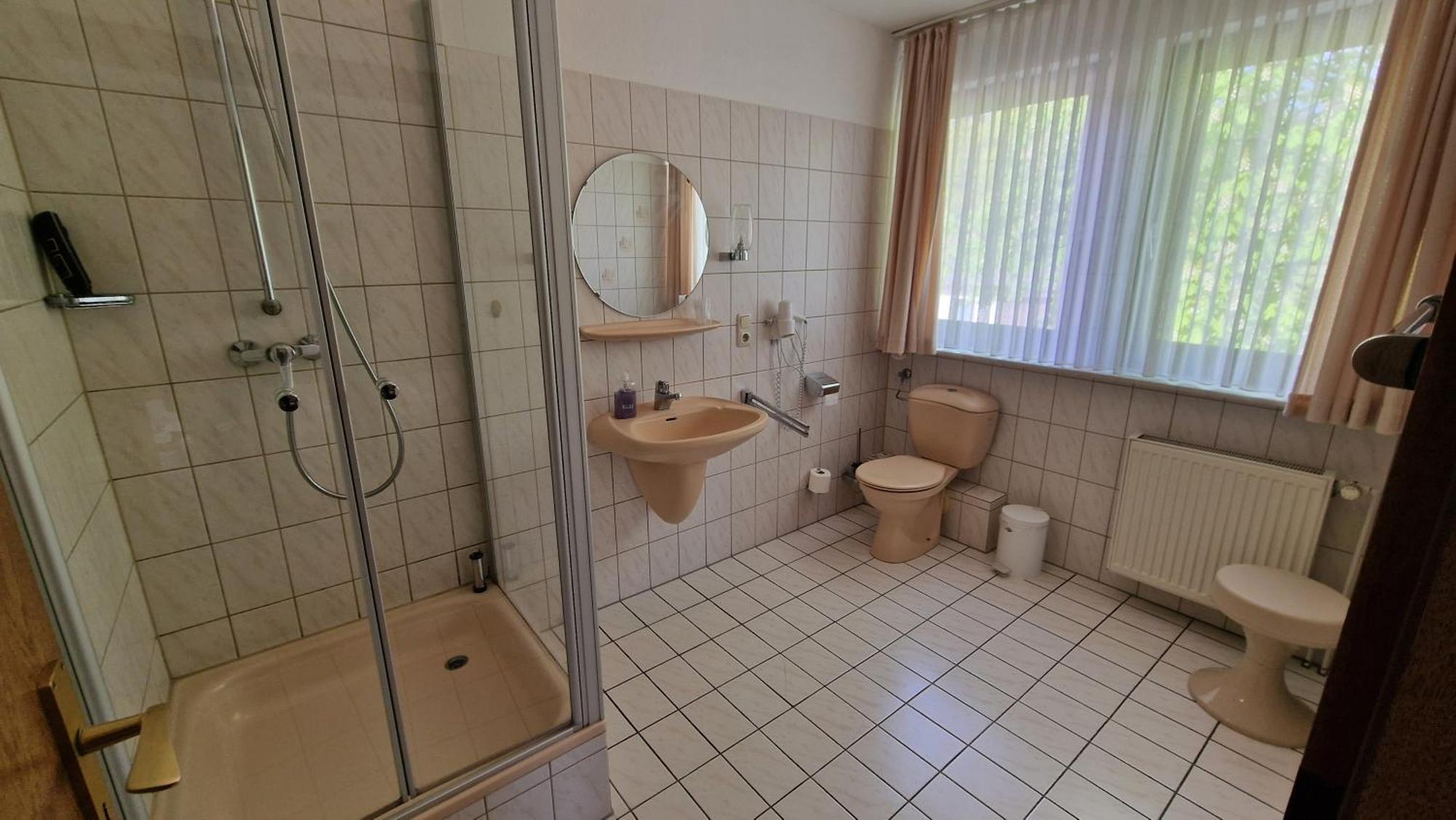 Hotel Tini Bad Fallingbostel Esterno foto