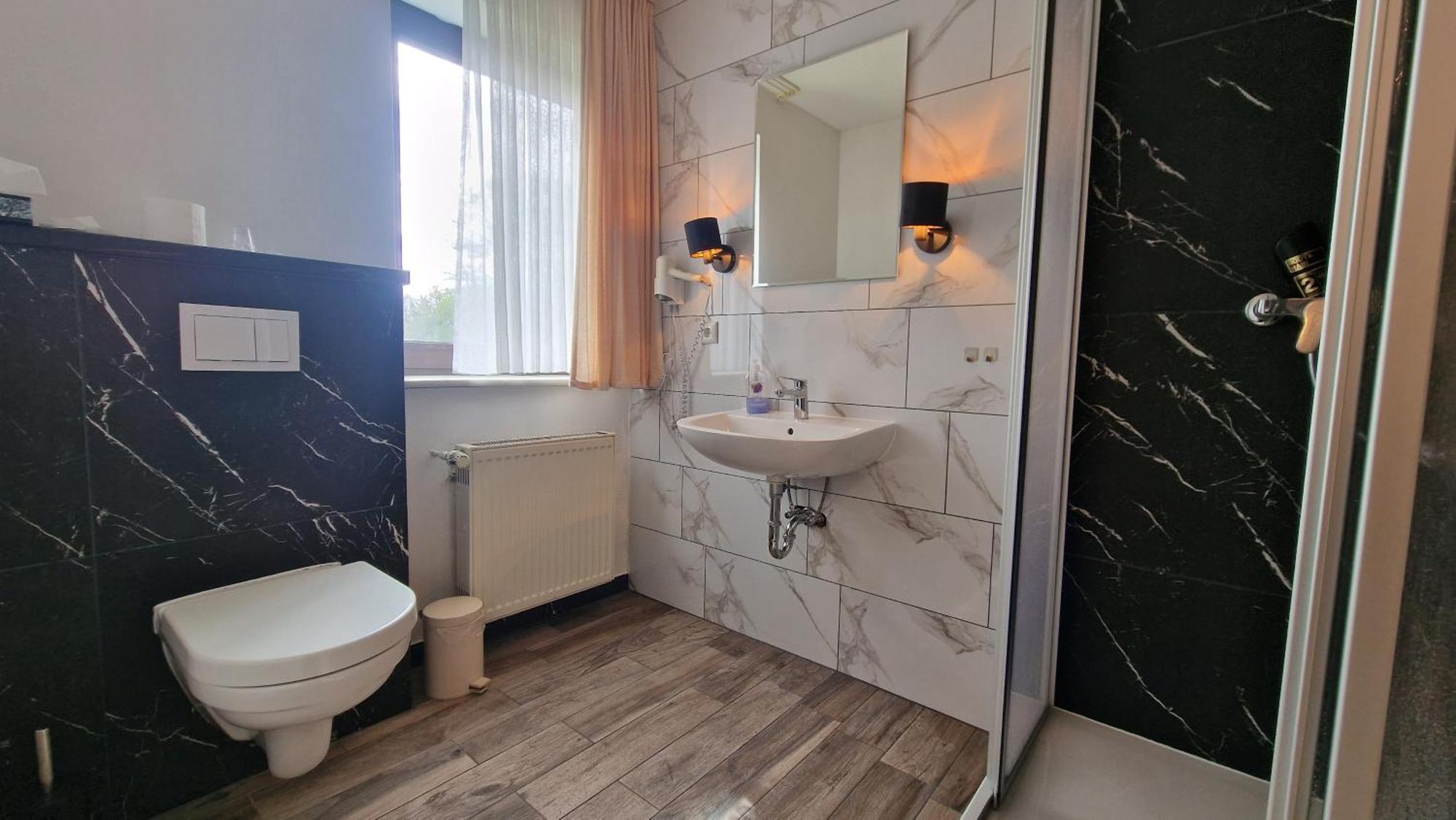Hotel Tini Bad Fallingbostel Esterno foto