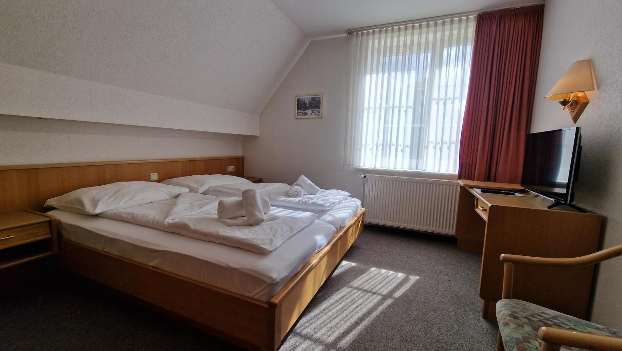 Hotel Tini Bad Fallingbostel Esterno foto