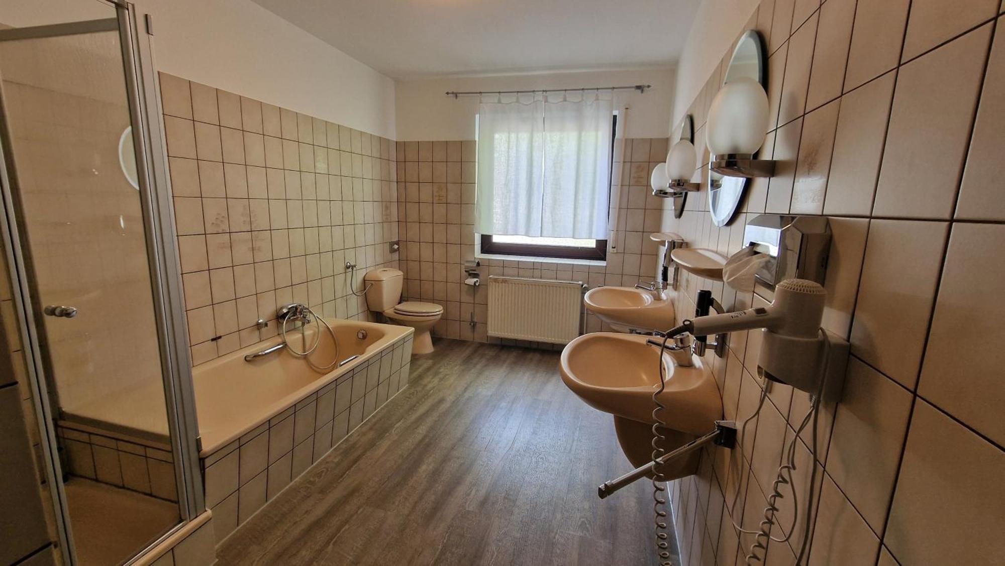 Hotel Tini Bad Fallingbostel Esterno foto