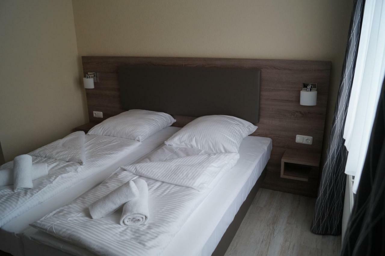 Hotel Tini Bad Fallingbostel Esterno foto