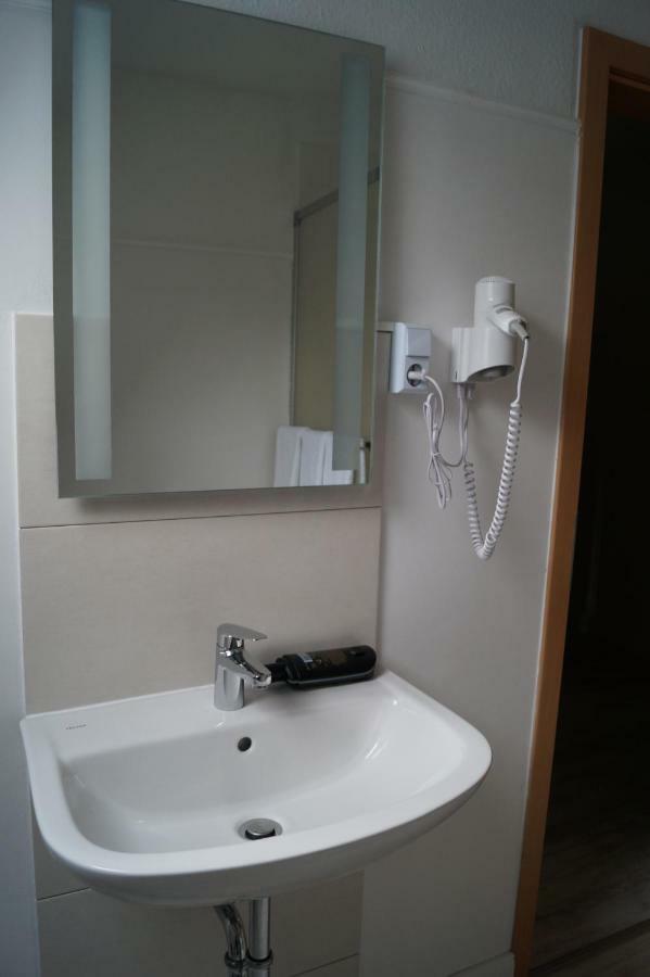 Hotel Tini Bad Fallingbostel Esterno foto